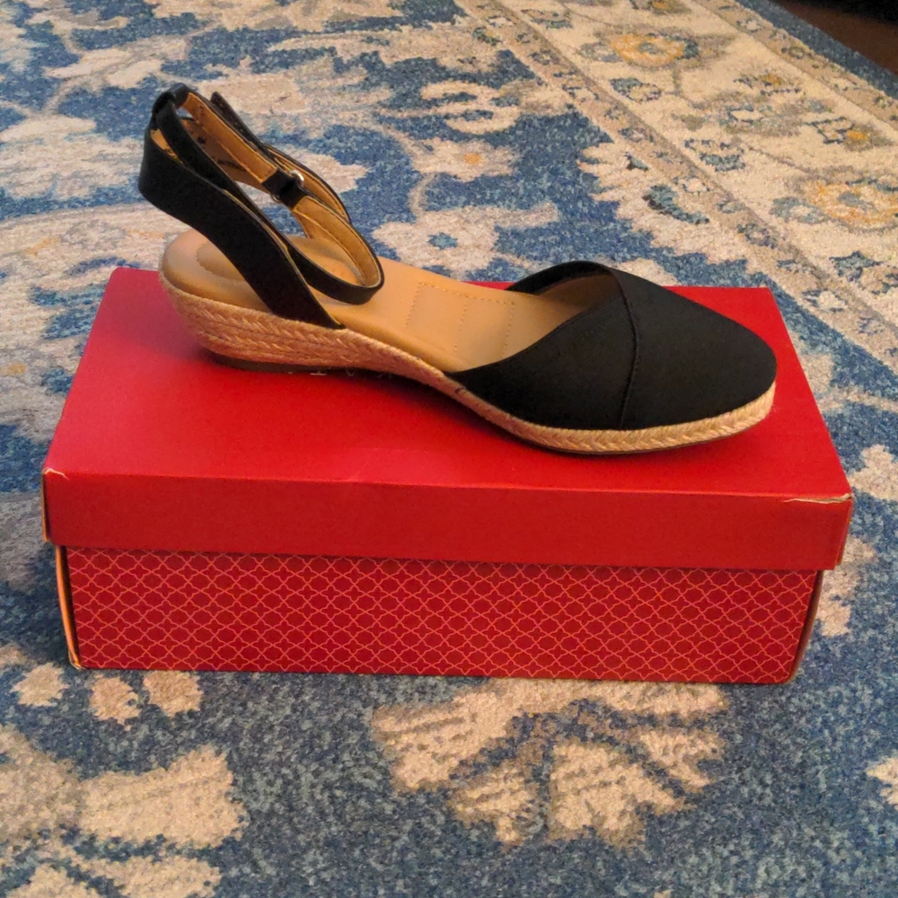 NEW Kelly & Katie Black Espadrille Wedge Sandal